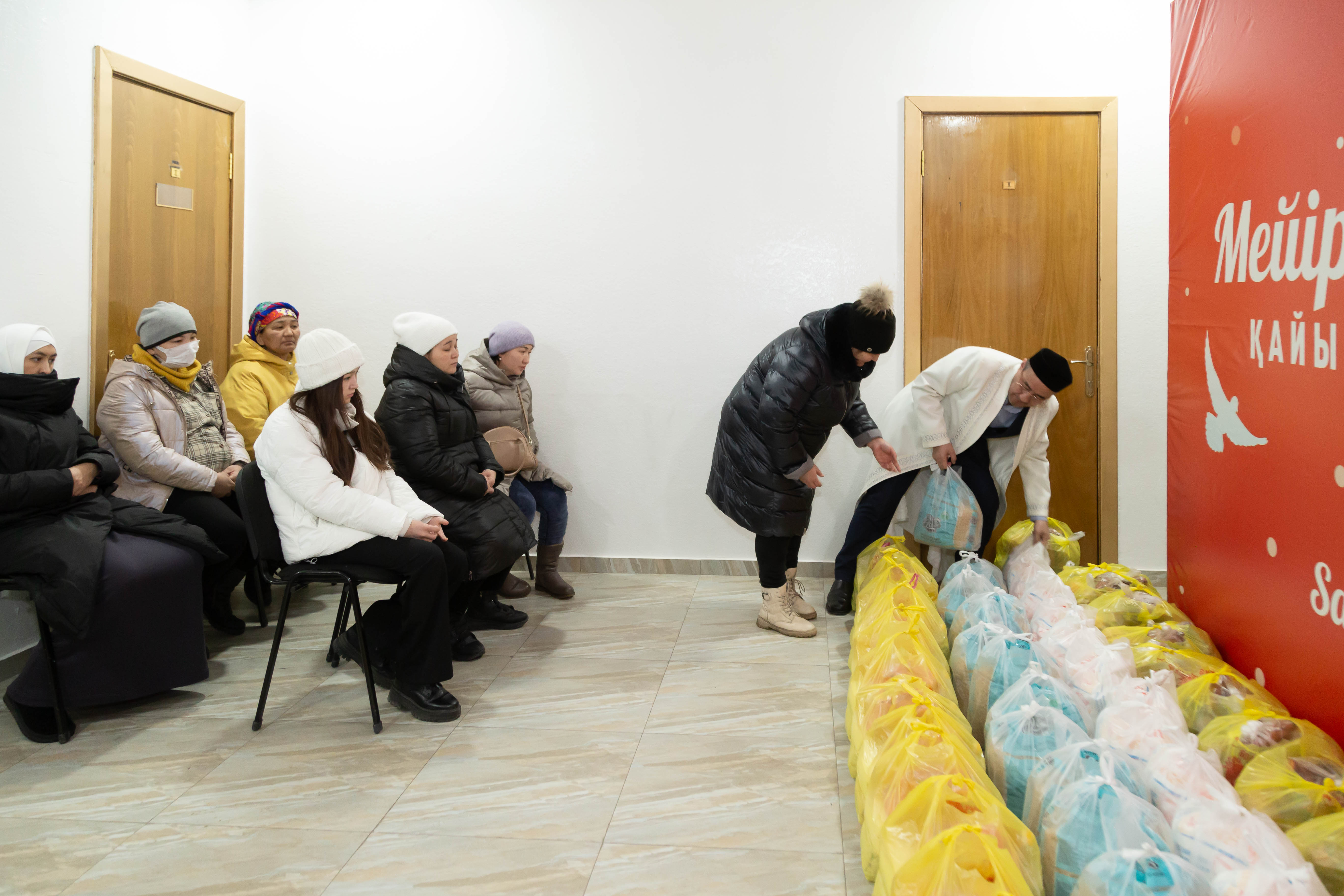 Жалаңаш қыздың мүшесін жалап жатқан видеосы